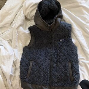 Patagonia Dark Charcoal/Blue Reversible Sherpa Hooded Vest